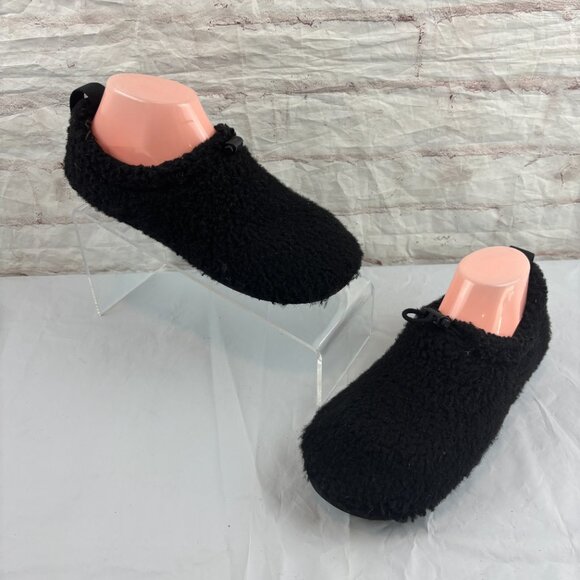 UGG Women's 8 Black Plushy Shearling Warm Slipper Booties - Picture 3 of 9